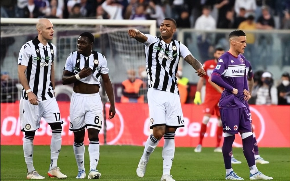  那不勒斯青春风暴横扫老牌劲旅乌迪内斯  